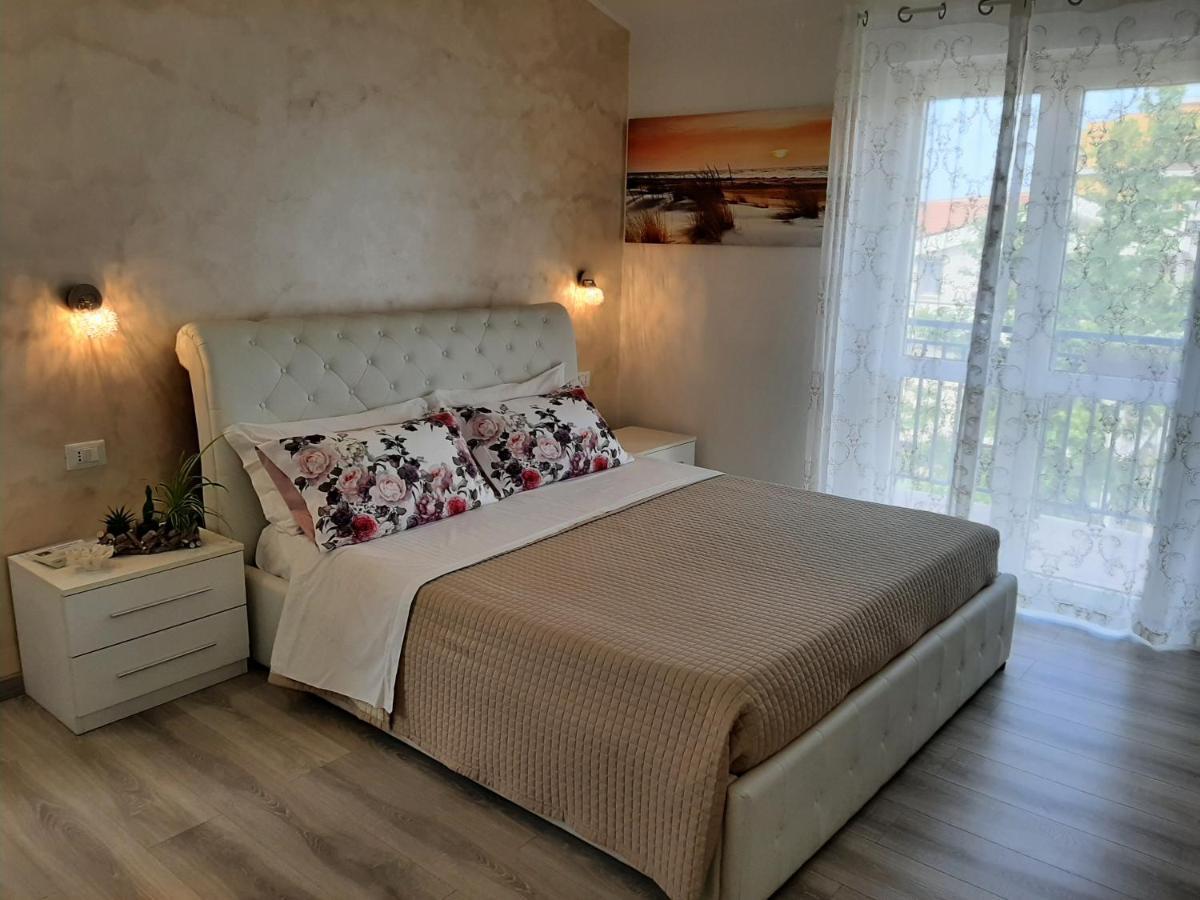 Viola Di Mare Rooms And Parking Термоли Екстериор снимка