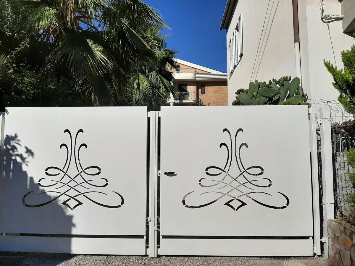 Viola Di Mare Rooms And Parking Термоли Екстериор снимка