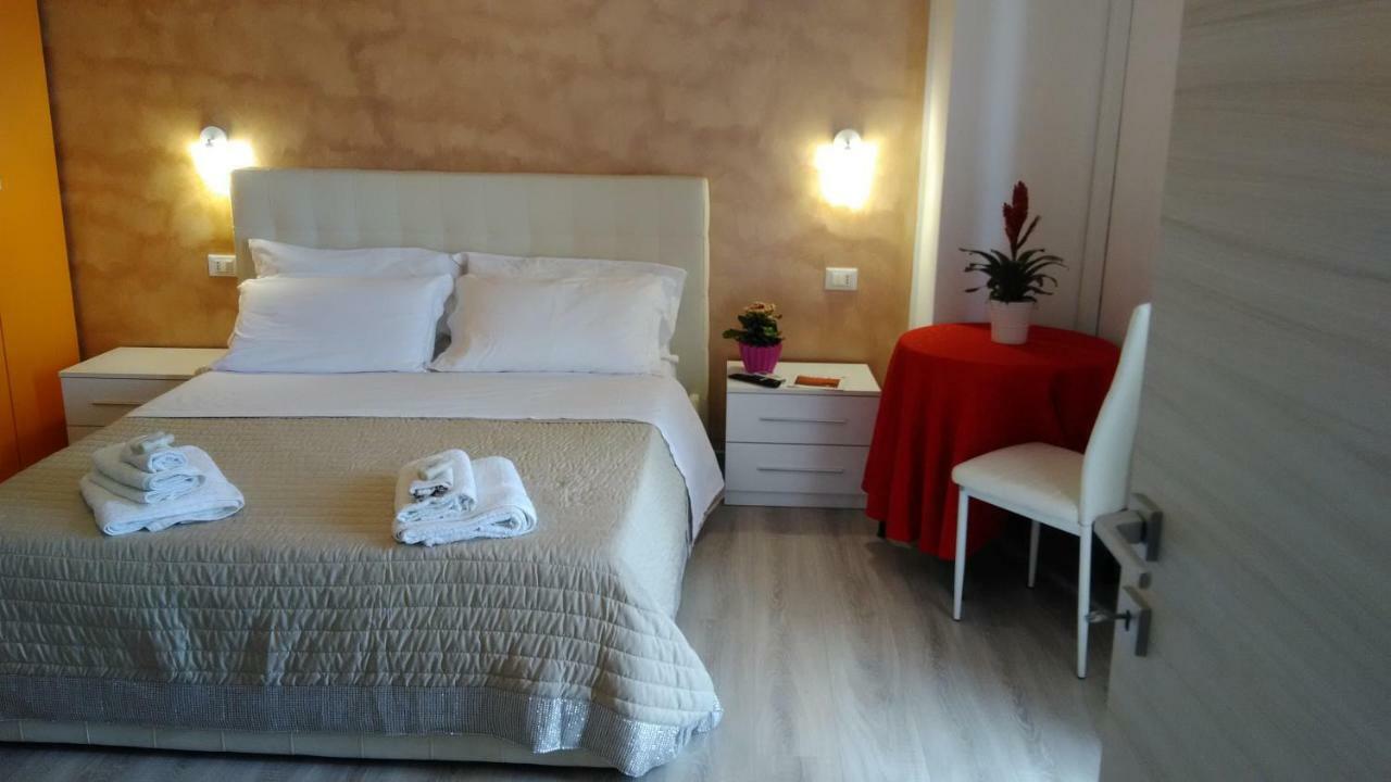 Viola Di Mare Rooms And Parking Термоли Екстериор снимка